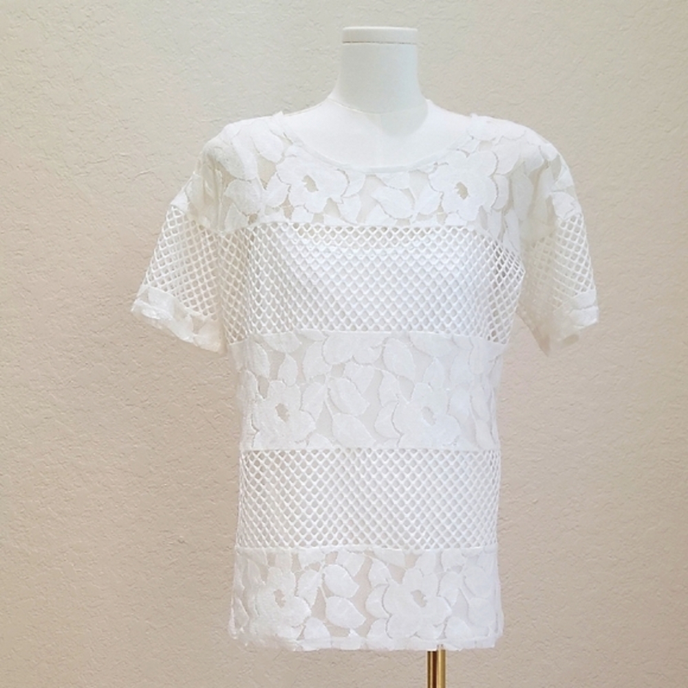 NWOT Ava & Grace Elegant White Lace Top and White Camisole -  Size Small